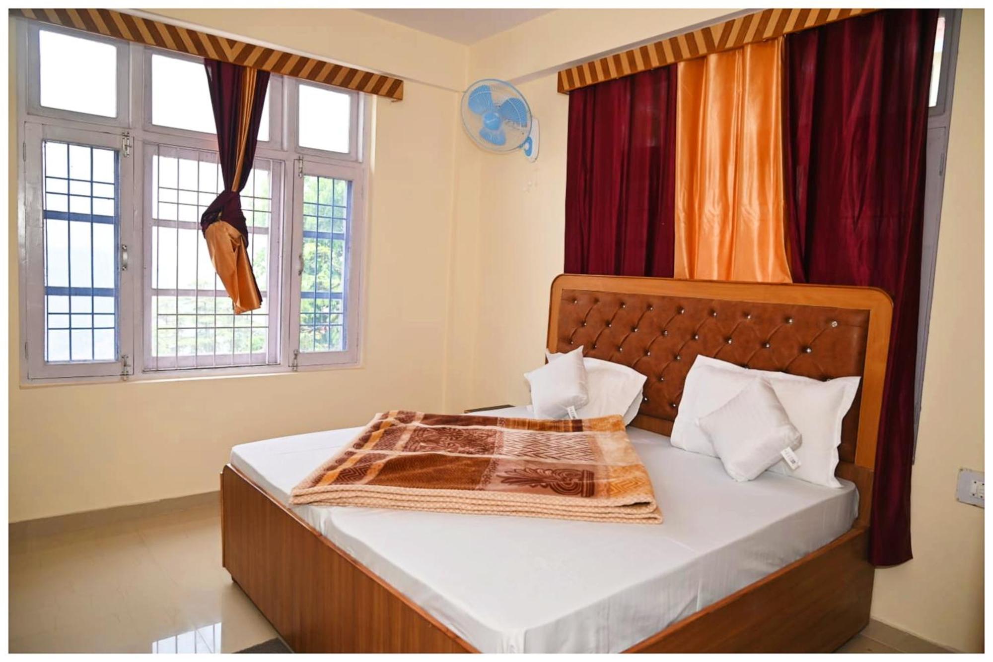 Simla Hotel K R I S H N A B - B Near Mall Road And Temple Exterior photo
